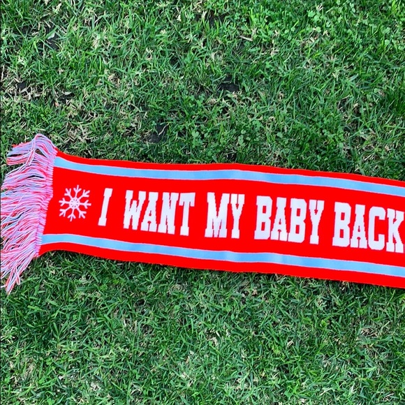 Chili’s winter scarf - Picture 3 of 4